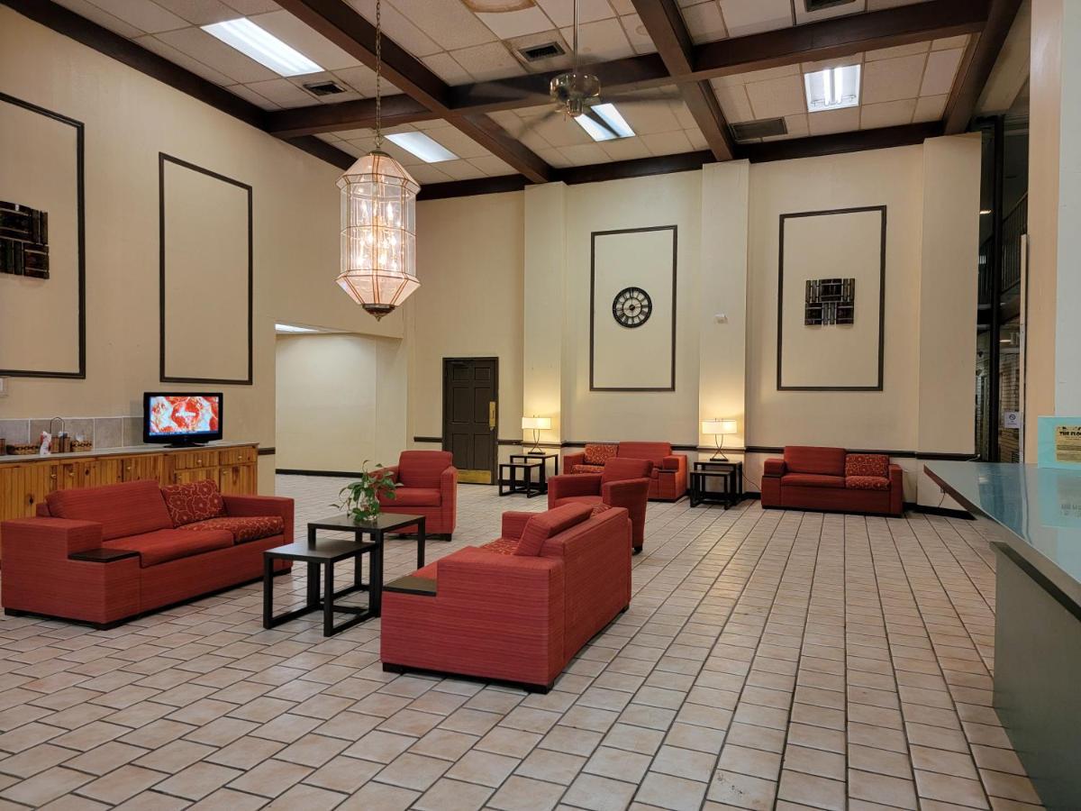 Rest Inn - Extended Stay, I-40 Airport, Wedding & Event Center Амарилло Экстерьер фото